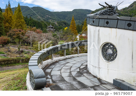 昇龍橋から見る冠岳花川砂防公園 昇龍橋から見る冠岳花川砂防公園 96579007