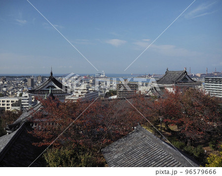 和歌山城から見た景色（和歌山県和歌山市） 96579666
