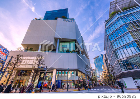 日本の東京都市景観 渋谷駅からほど近い人気の渋谷パルコなどを望む 日本の東京都市景観 渋谷駅からほど近い人気の渋谷パルコなどを望む 96580935