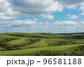 宗谷丘陵 牧場と風力発電所群（北海道） 96581188