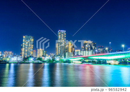 【東京の都市風景】月島周辺の都市夜景 【東京の都市風景】月島周辺の都市夜景 96582942