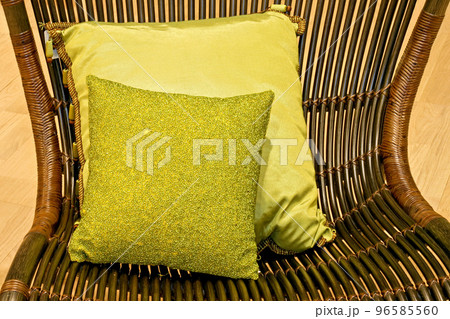 Green pillows 96585560