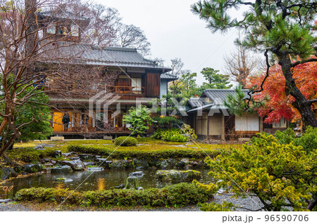 古都京都の秋 雨の旧三井家下鴨別邸 古都京都の秋 雨の旧三井家下鴨別邸 96590706