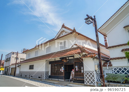 西条の酒蔵通り 96590725
