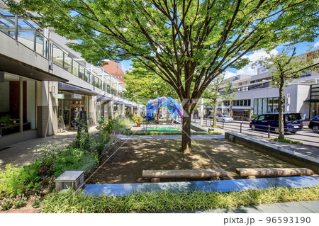 名古屋市千種区　夏の星が丘テラスの風景 96593190