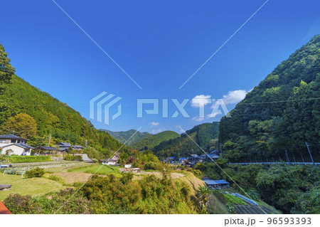 大阪府河内長野市天見の里山風景 96593393