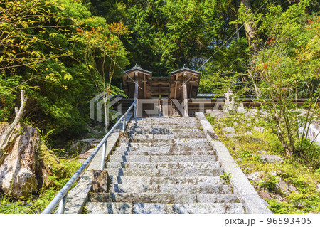 流谷八幡神社 本殿（大阪府河内長野市天見） 96593405