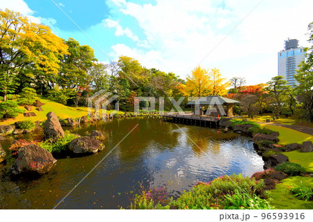 紅葉山庭園イラストタッチ（秋）221115pm2:02 96593916
