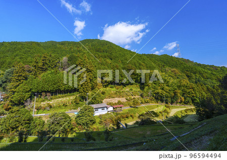 大阪府河内長野市天見　流谷地区　のどかな里山風景 96594494