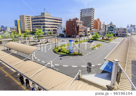岐阜県大垣市　大垣駅の北口ロータリー 96596104