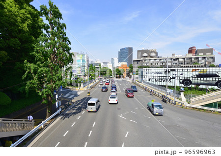東京都渋谷区JR原宿駅周辺の風景 96596963