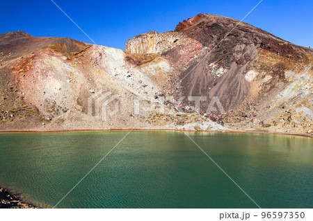 【トンガリロ国立公園】エメラルドレイク 【トンガリロ国立公園】エメラルドレイク 96597350