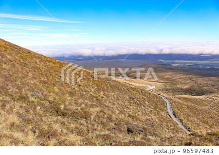 【トンガリロ国立公園】トンガリロ山からの眺望景色 【トンガリロ国立公園】トンガリロ山からの眺望景色 96597483