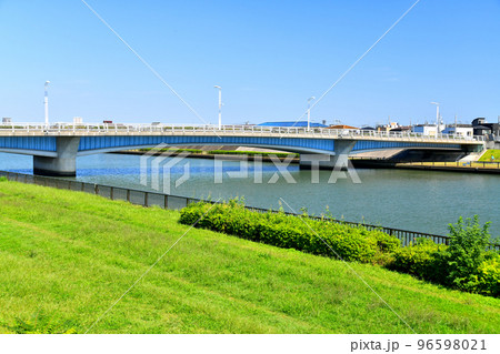 涼風橋/新中川周辺を下流より望む(東京都江戸川区)【2022.10】 涼風橋/新中川周辺を下流より望む(東京都江戸川区)【2022.10】 96598021