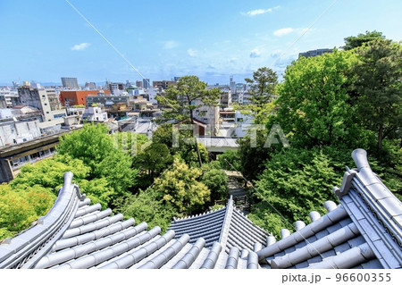 岐阜県大垣市　大垣城天守閣から見た大垣市街地の眺め（大垣駅、商店街方面） 96600355