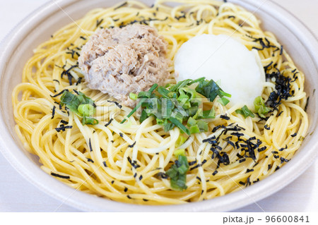おいしいコンビニの和風おろしスパゲッティー 96600841