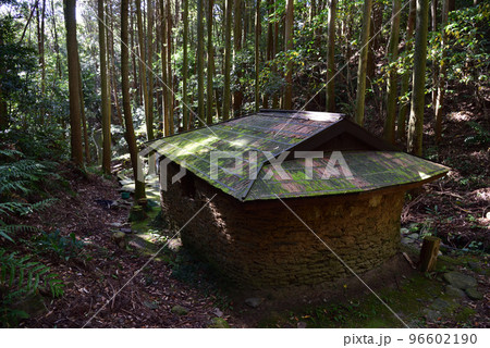 バスチャン屋敷跡 96602190