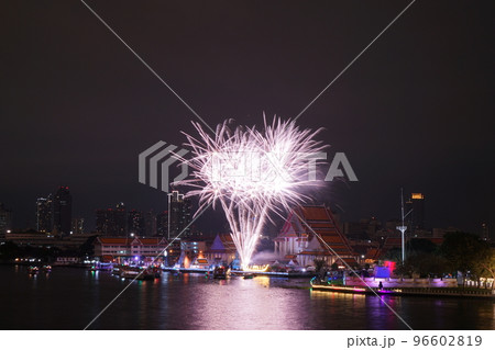 Fireworks of Vijit Chao Phraya at Wat Kalayanmit 96602819