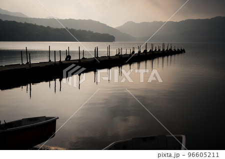 夕暮れの桟橋 群馬県 赤城山 夕暮れの桟橋 群馬県 赤城山 96605211