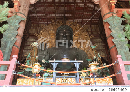 奈良の大仏 96605469