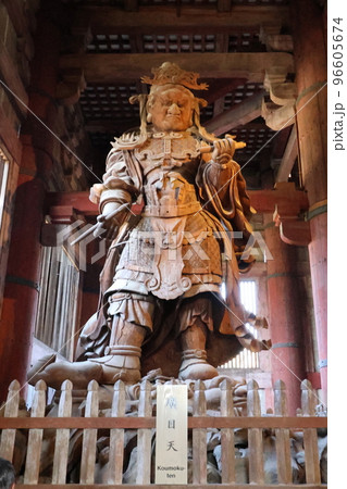 東大寺大仏殿の廣目天 東大寺大仏殿の廣目天 96605674