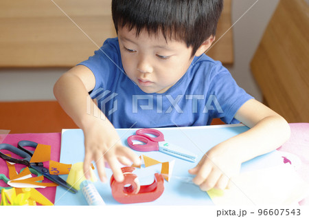 子供 96607543