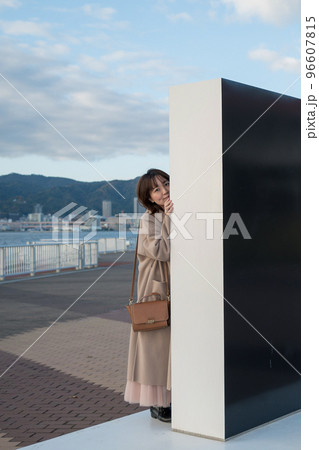 BE KOBEと女性 96607815