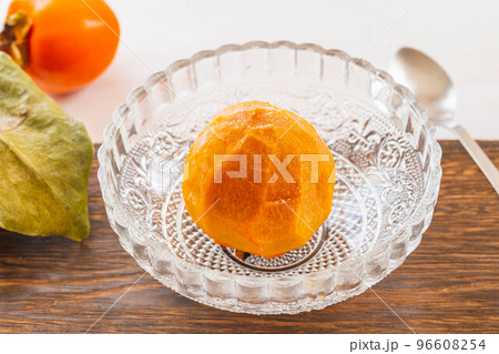 皮をむいた冷凍柿 96608254