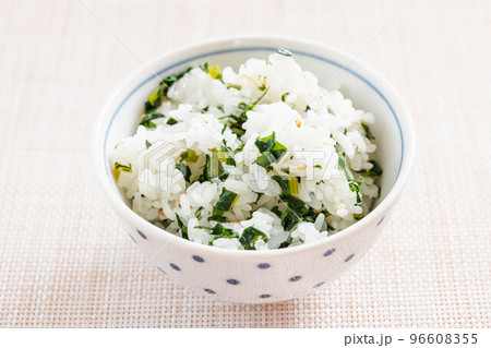 大根の葉で作る菜めし　 96608355