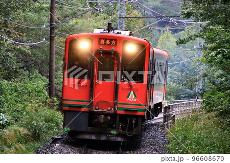初秋の鉄路を…鬼怒川から南会津へ 会津鉄道・快速列車 初秋の鉄路を…鬼怒川から南会津へ 会津鉄道・快速列車 96608670