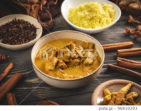 Chicken curry with jasmine rice 96610203