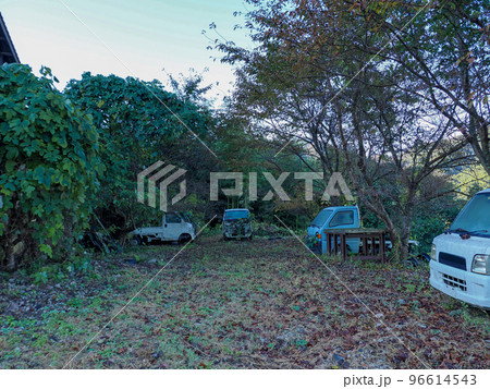 廃車のある風景 96614543