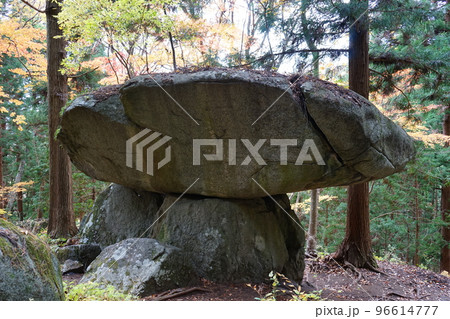 遠野遺産 続石 96614777