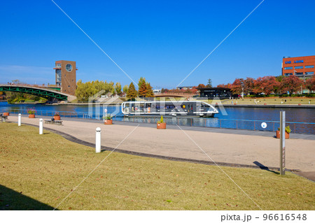 天文橋と遊覧船 富岩運河環水公園 天文橋と遊覧船 富岩運河環水公園 96616548