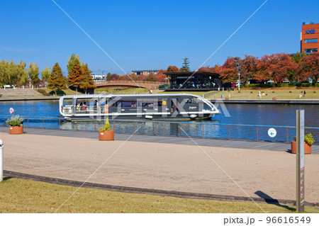天文橋と遊覧船　富岩運河環水公園 96616549