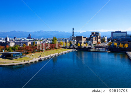 天文橋より立山連峰を望む　富岩運河環水公園 96616708