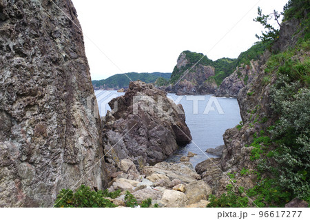 瀬戸ヶ島の奇岩の景色 96617277
