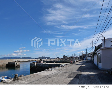 上関町・祝島へ航海&観光(祝島港と南国情緒の町並) 上関町・祝島へ航海&観光(祝島港と南国情緒の町並) 96617478