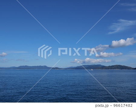 上関町・祝島へ航海&観光(祝島の港から本土を眺める) 96617482