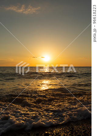 夕日と海 夕日と海 96618223