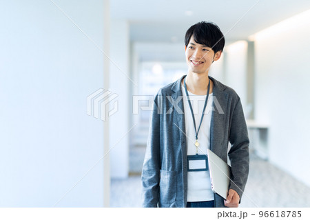 エンジニア　ビジネス　オフィス　オフィスカジュアル　撮影協力「LINK FOREST」 96618785