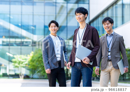 エンジニア　ビジネス　オフィス　会議　オフィスカジュアル　撮影協力「LINK FOREST」 96618837