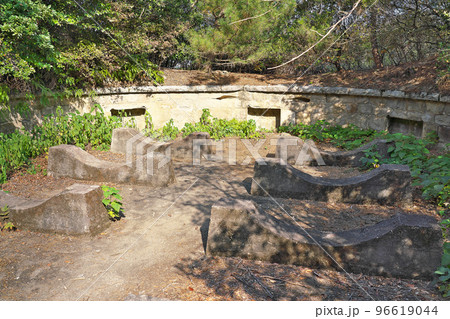 【大久野島の北部砲台 (軍事施設 遺跡)】 広島県竹原市忠海町 96619044