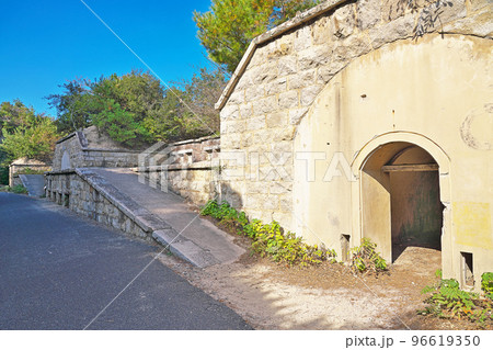 【大久野島の北部砲台 (軍事施設 遺跡)】 広島県竹原市忠海町 【大久野島の北部砲台 (軍事施設 遺跡)】 広島県竹原市忠海町 96619350