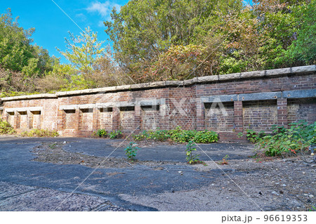 【大久野島の北部砲台 (軍事施設 遺跡)】 広島県竹原市忠海町 96619353
