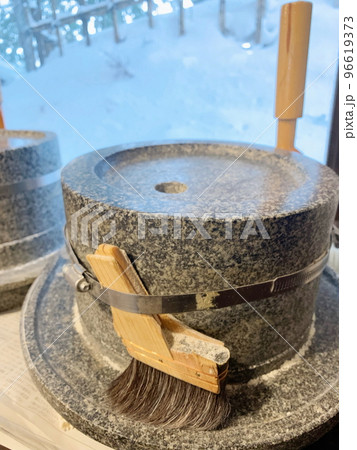 ひき臼　長野信州戸隠　新蕎麦　昔ながらの手打ちそば 96619373