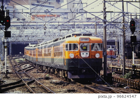 急行「外房3号」、165系、新宿ー代々木、1982年5月4日、コダクローム64