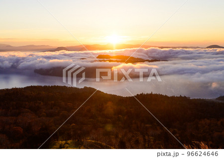 美幌峠の日の出と雲海 96624646