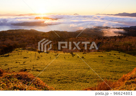 美幌峠の日の出と雲海 96624801
