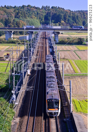 成田スカイアクセス線を行く京成電鉄3100形車両 96625213